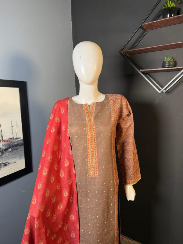 Best quality 3 Piece Stitched Women's Printed Khaddar Suit