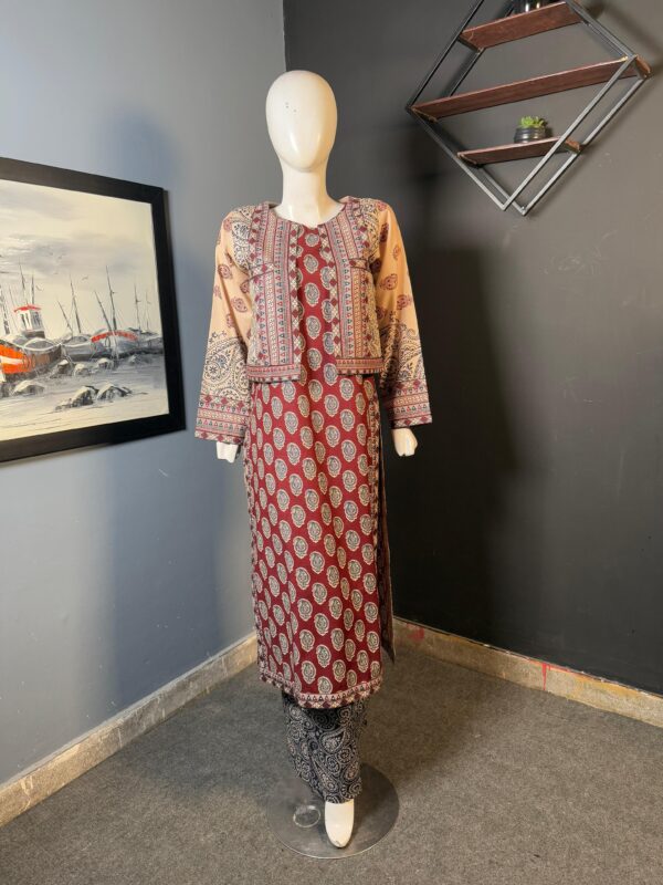 Best quality stitched women's suit by bin saeed