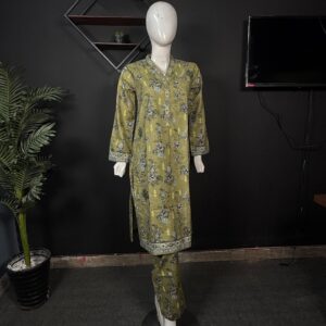 Best quality ready to wear e piece suit for women shop online in Pakistan