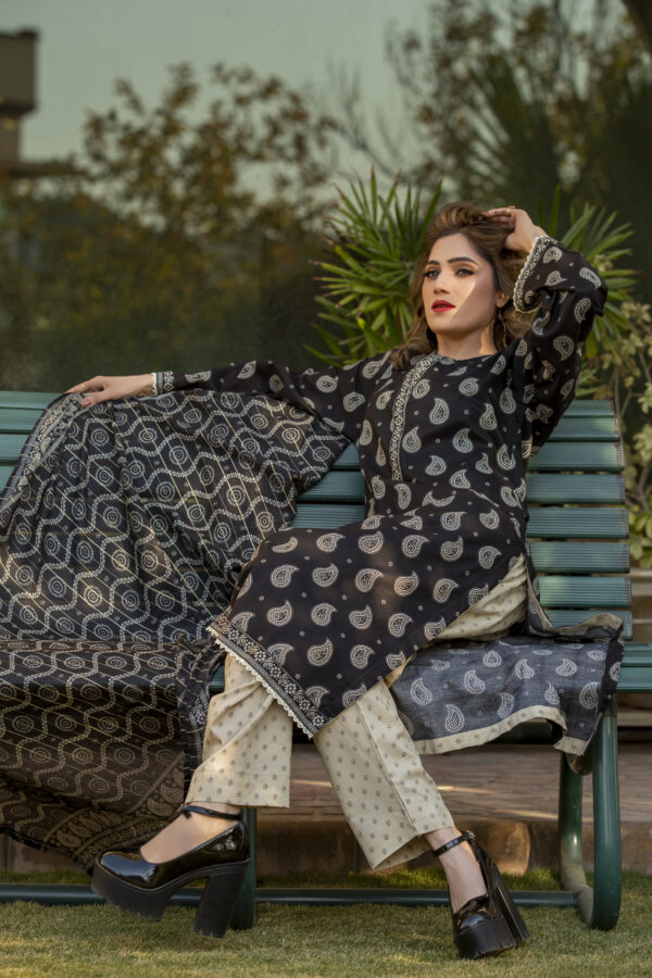 Best quality Bin Saeed 3 piece ready to wear Women's Lawn Suit