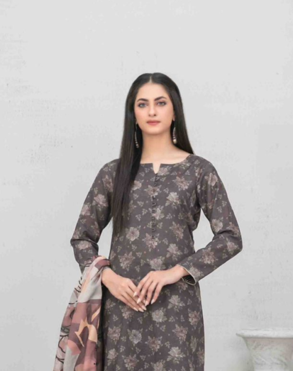 Best quality 3-piece unstitched women's printed suit by Tawakkal Fabric D 5450